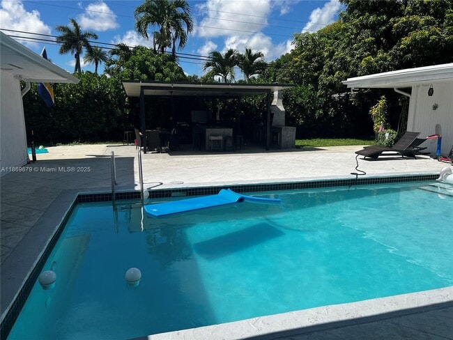 Foto del edificio - 8435 SW 156th St