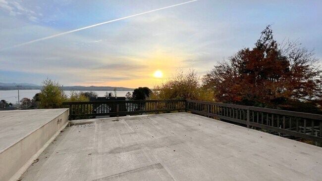 Building Photo - 436 Chinook St, Astoria, OR 97103