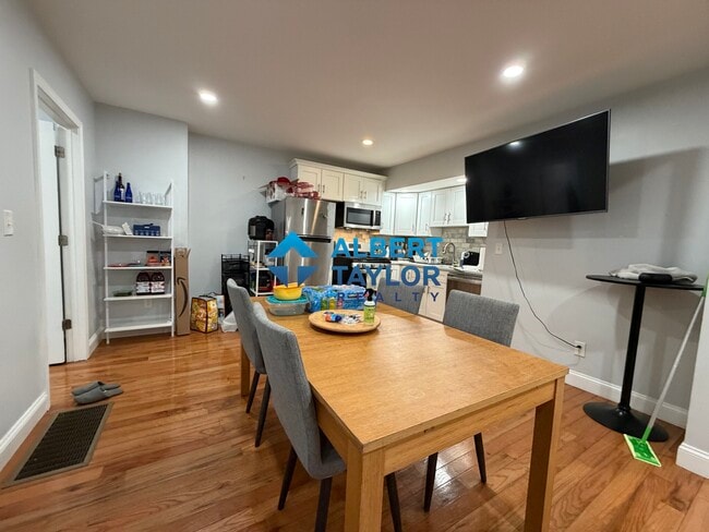 Building Photo - 475 Massachusetts Ave