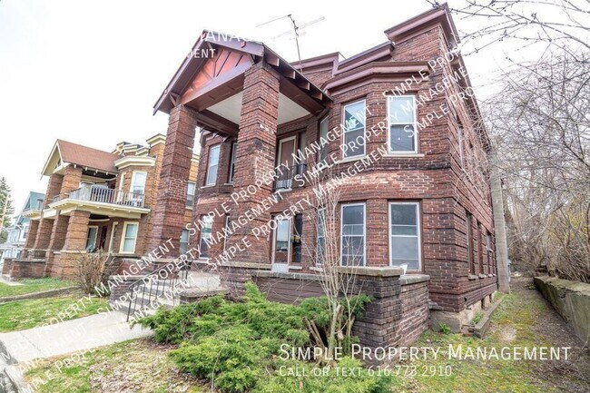 Foto del edificio - 610 Michigan St NE