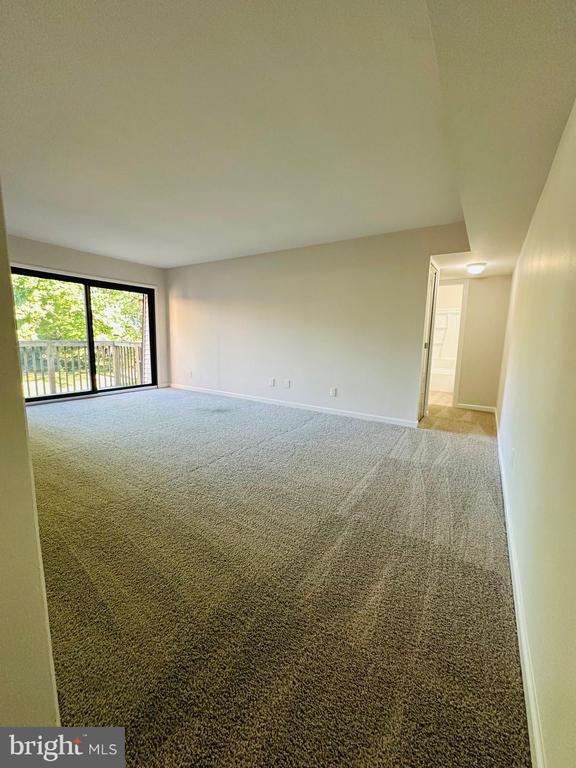 Foto del edificio - 812 Meadow Woods Ln