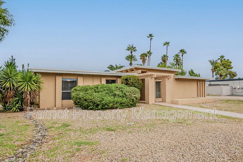 Primary Photo - 5622 E Voltaire Ave