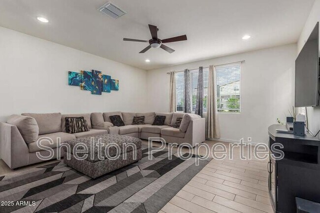 Foto del edificio - 1310 N Zane Dr