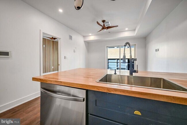 Foto del edificio - 3304 Georgia Ave NW