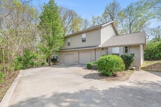 Building Photo - 1297 Hillcrest Pl