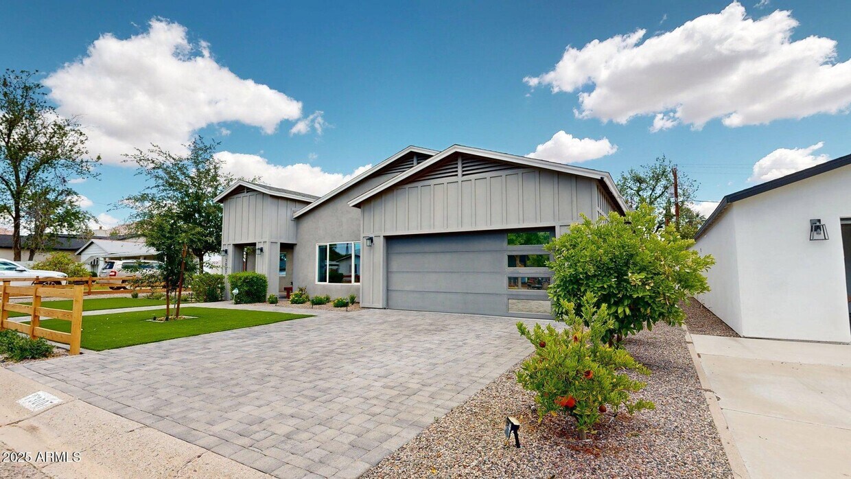 Foto principal - 3007 N 47th St