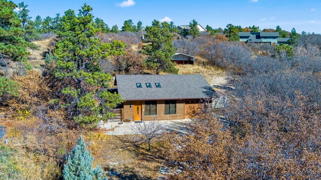 Foto del edificio - 1020 Walsen Rd