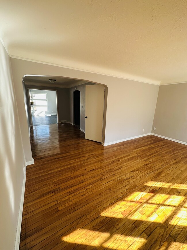 Foto del edificio - 1247 Avondale Rd