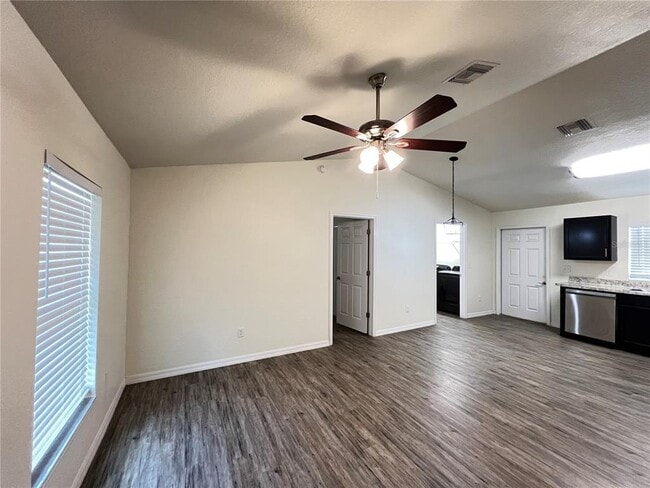 Foto del edificio - 5726 NW 3rd St