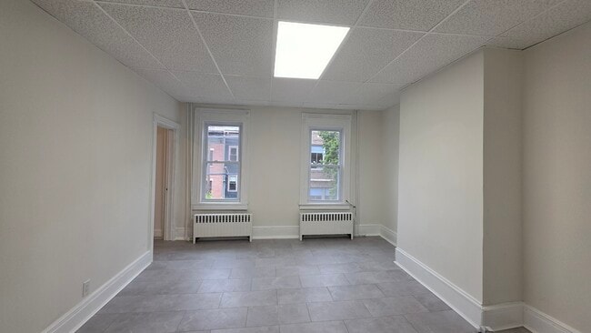Building Photo - 204 3rd St