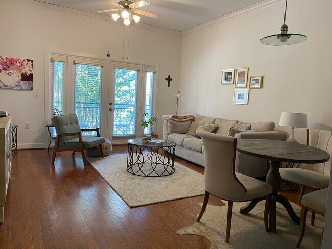 Foto del edificio - 1900 Genesee St