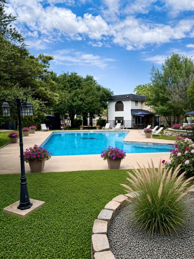 1st Pool - Wilshire Woods