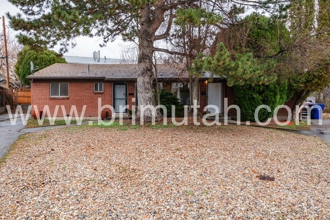 Building Photo - 3953-3955 Alberly Way