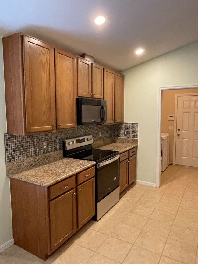 Beautiful 3/2 Home in Longleaf Available e... House Rental in