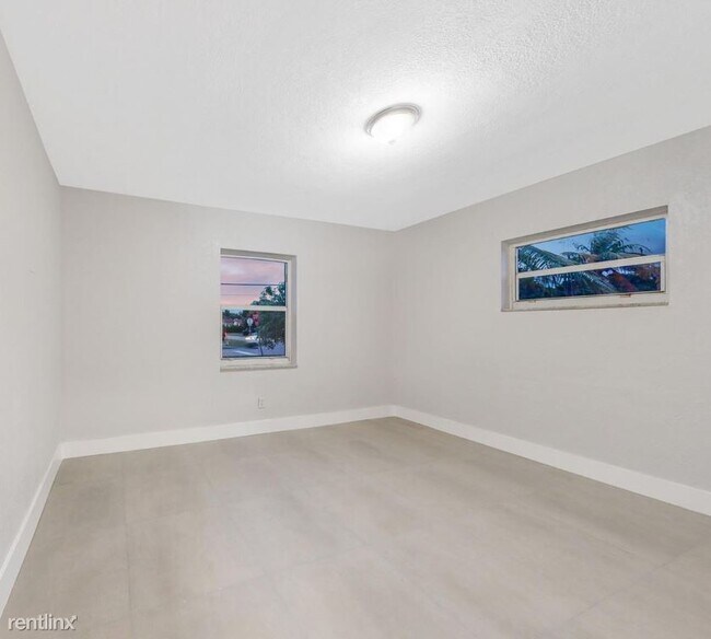 Foto del edificio - 3 br, 1 bath House - 13935 NW 1st Ave