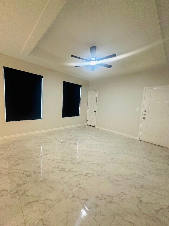 Foto del edificio - 2012 Selena St