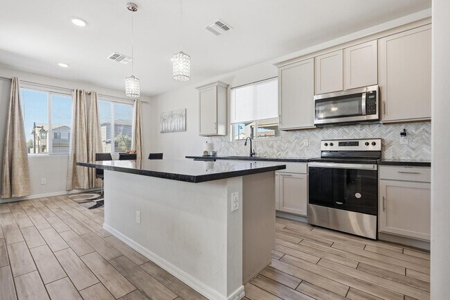 Foto del edificio - 997 S 150th Dr