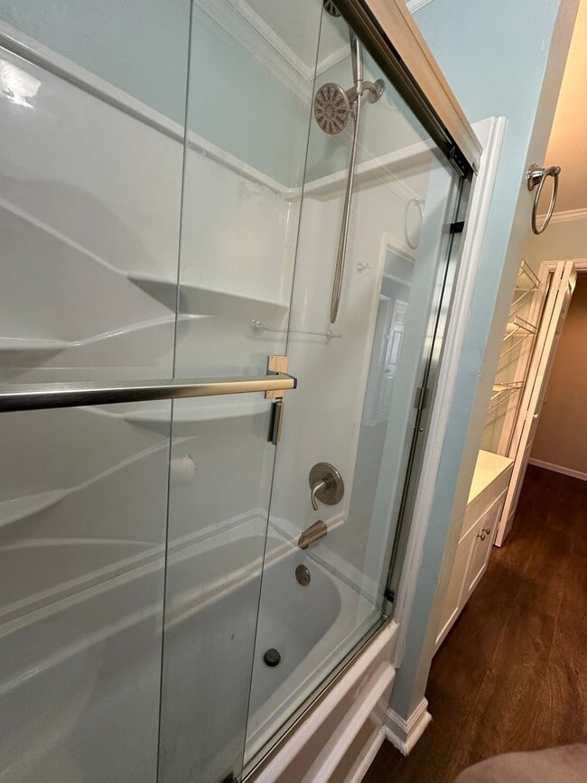 Building Photo - Beautiful 4 Bed / 2.5 Bath w/ 2-car garage & fenced yard –  Move-In Ready!