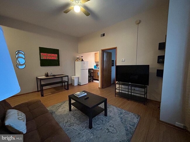 Foto del edificio - 532 N 15th St