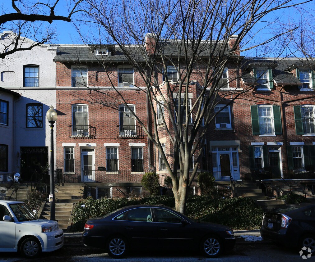 Building Photo - 2628-2630 Woodley Pl NW
