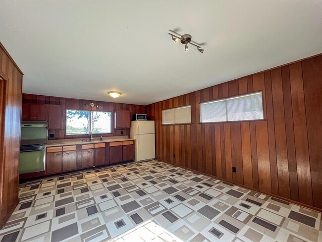 Foto del edificio - 1555 Arrowhead Dr