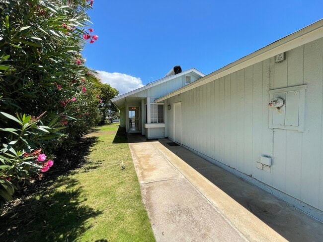 Building Photo - 68-1732-1732 Hulukoa Pl