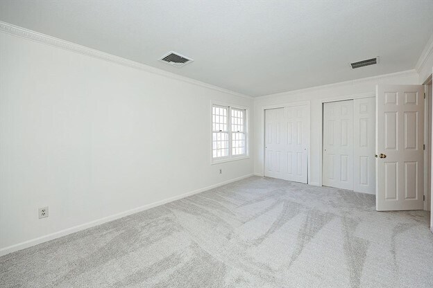 Foto del edificio - 11 Laurelwood Dr