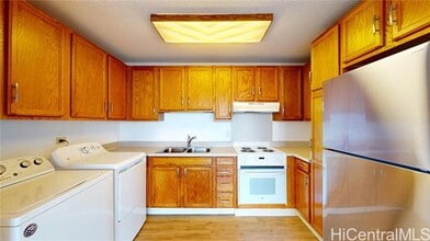 Building Photo - 1710 Punahou St