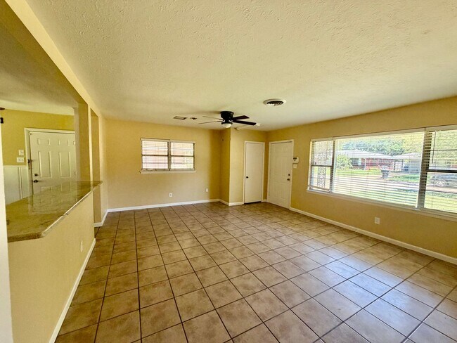Foto del edificio - Move-In Ready in Shreveport - Anderson Island Subdivision - 3 br 1.5 ba home for lease