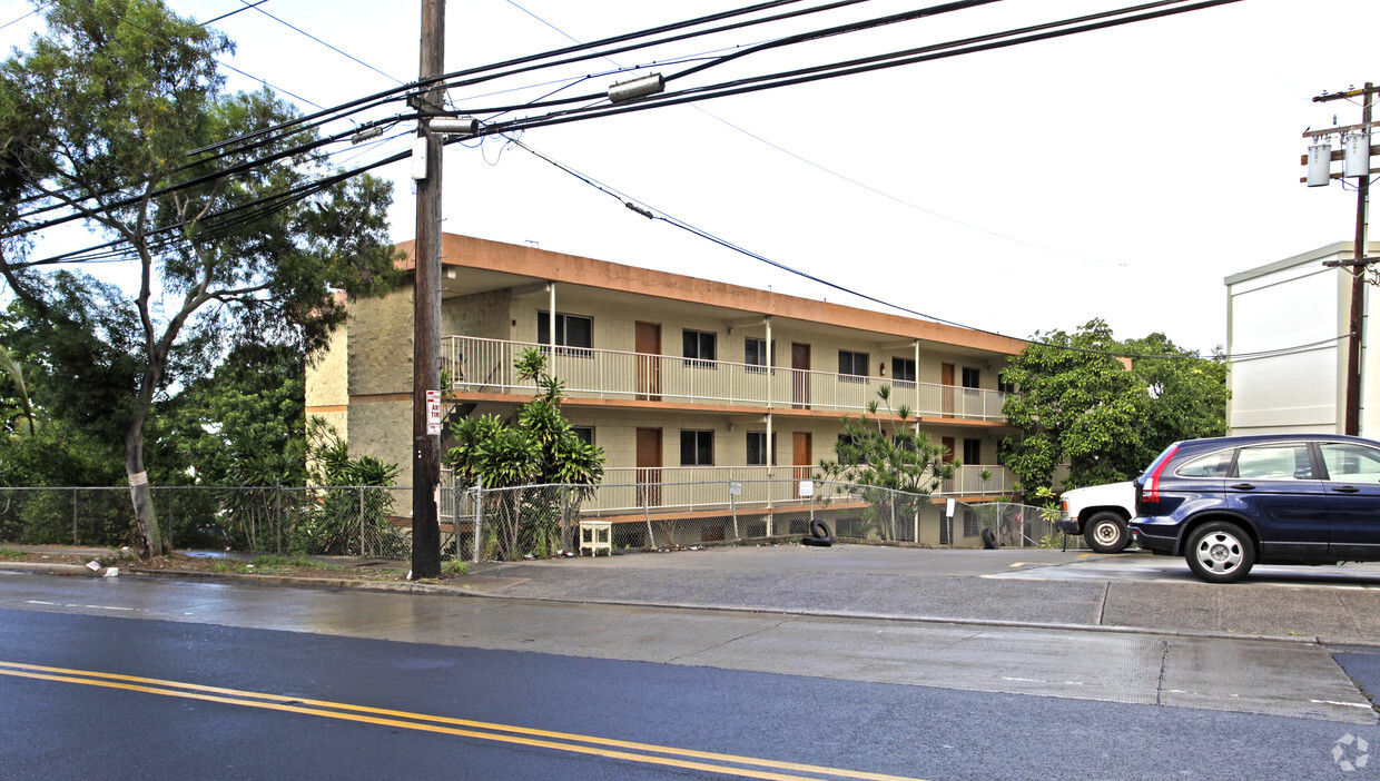 Building Photo - 1856 Kalihi St