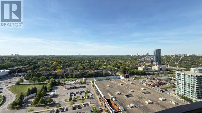 Photo du bâtiment - 68 Esther Shiner Blvd