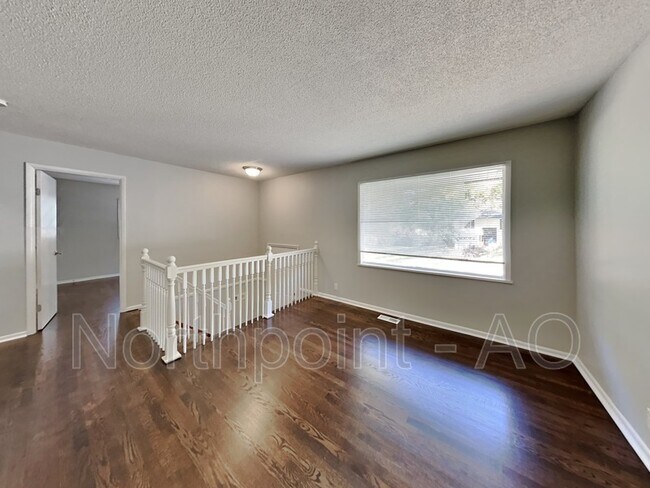 Building Photo - 1521 Seminole Dr