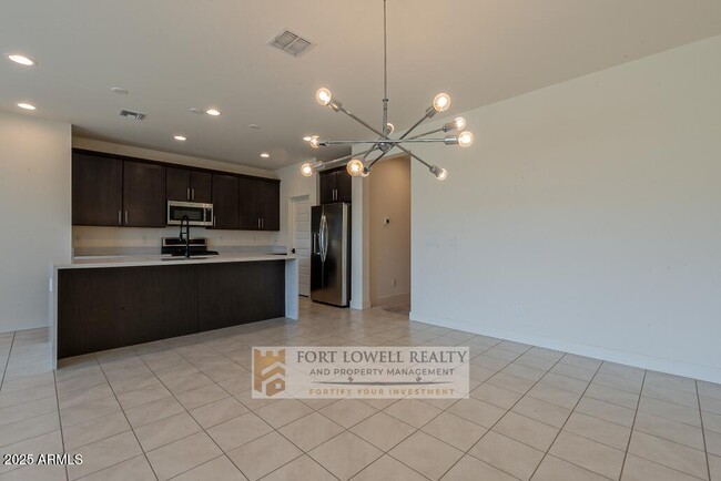 Foto del edificio - 8443 S 164th Dr