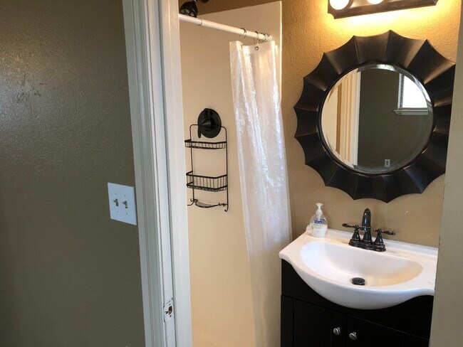 Foto del edificio - 3 br, 2 bath House - 718 Cleveland