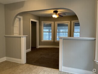 Building Photo - 62 Pomona Pl