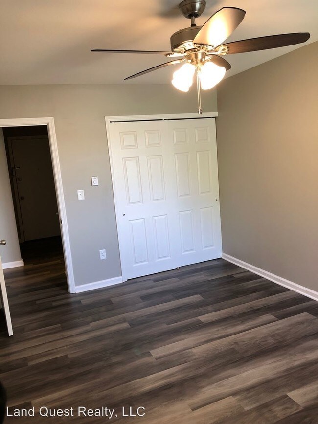 Foto del edificio - 1 br, 1 bath Apartment - 5021 Byrd Ave.