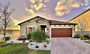 Building Photo - 12661 Oak Hill Way
