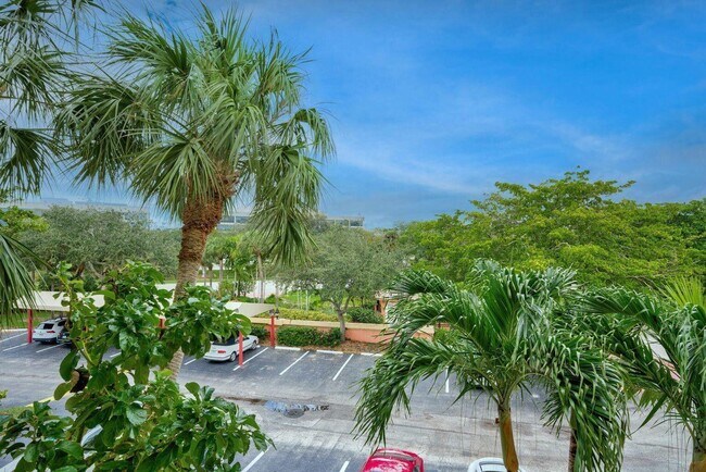 Foto del edificio - 700 Uno Lago Dr