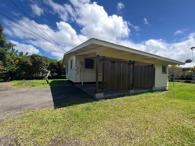 Building Photo - 3bd/1.5bath in the Heart of Hilo