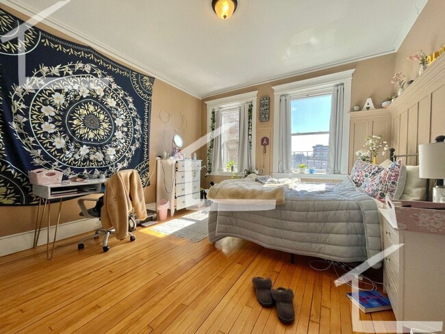 Building Photo - Luxurious Allston 5-Bed