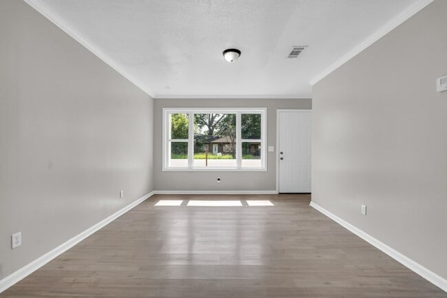Building Photo - 134 Poplar St