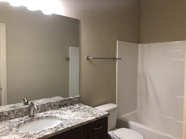 Building Photo - 25 Jackson St