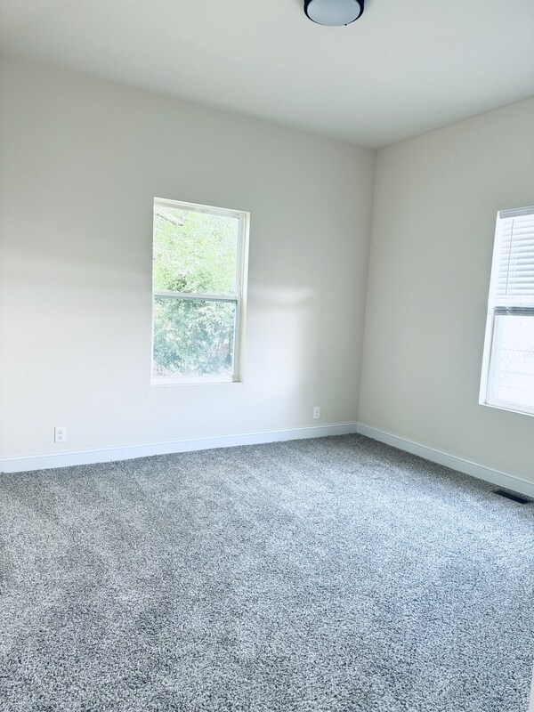 Building Photo - 106 Ridgeway St