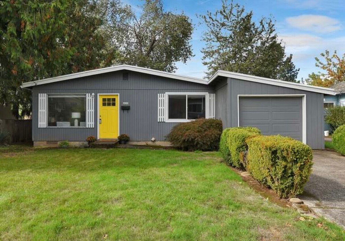 Primary Photo - Adorable Woodstock 3 bedroom available for...