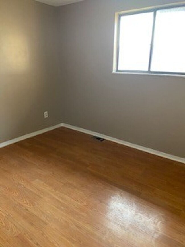 Foto del edificio - 4 Bedroom House in Alton