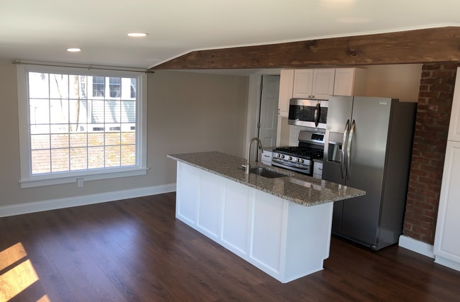 Apt. 2 - 56 Ash St