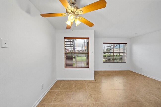 Foto del edificio - 2828 61st St