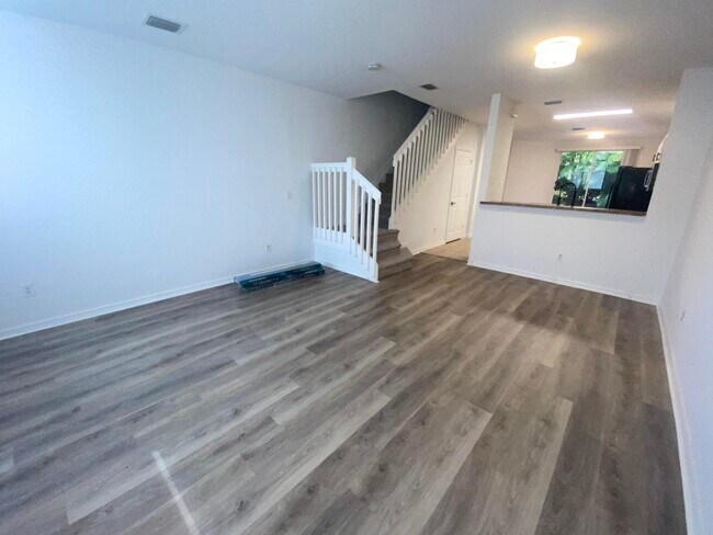 Building Photo - 3625 Sonoma Dr