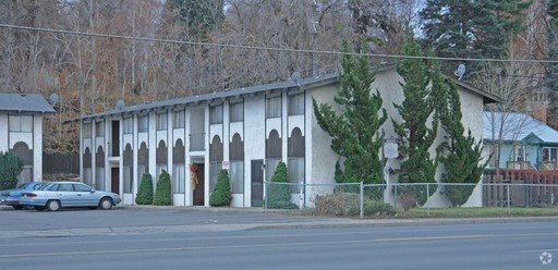 Primary Photo - 2012 W Lincoln Ave