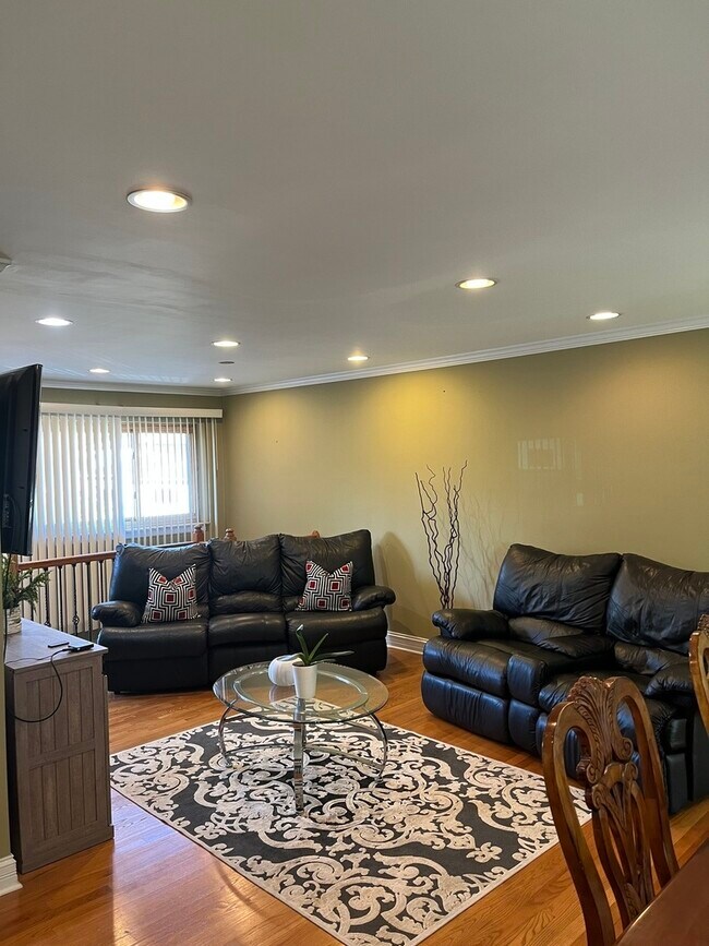 Foto del edificio - 5822 Keeney St